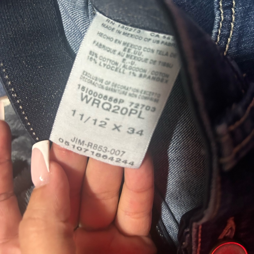 I’m selling a pair of Q- baby wrangler  jeans